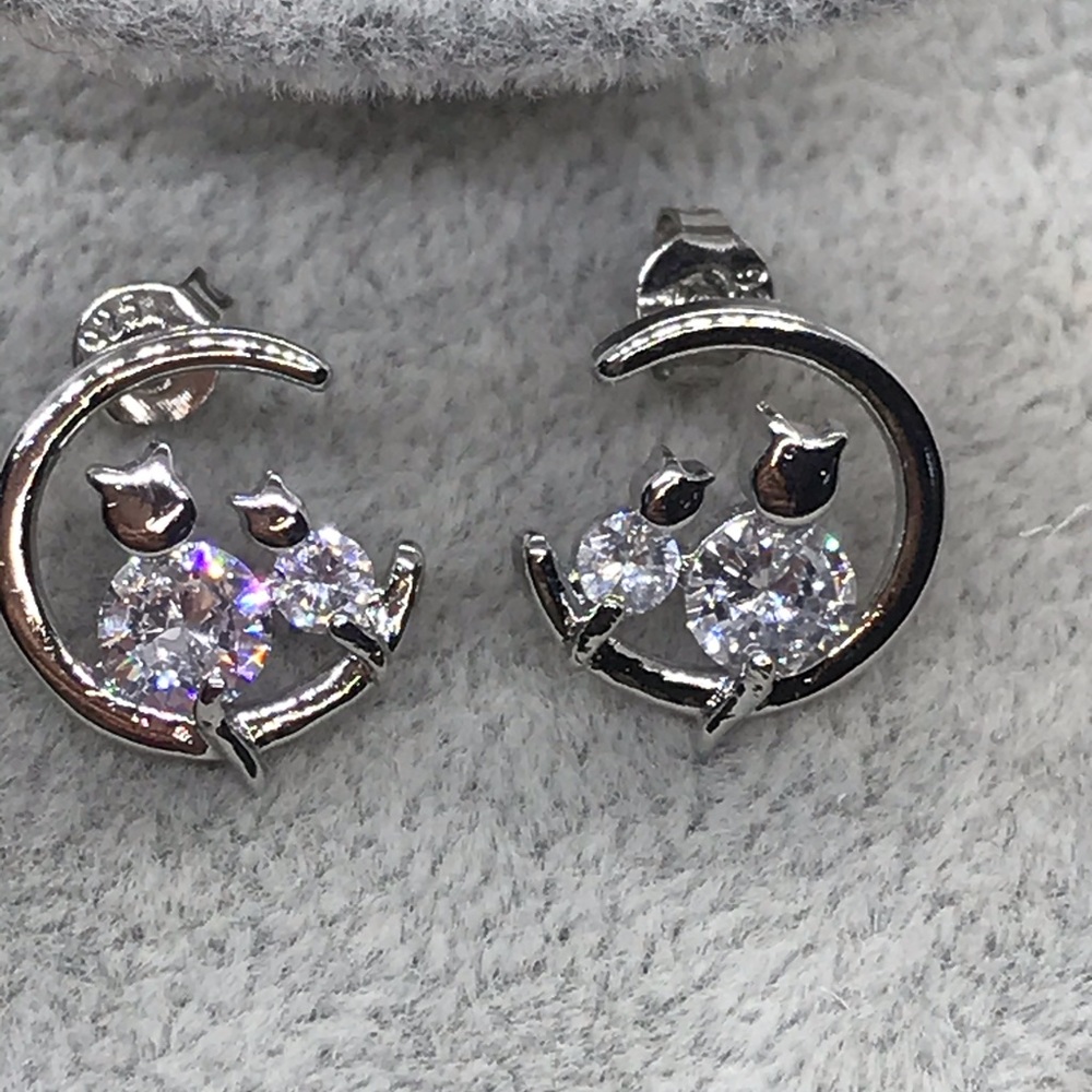 🌟 Silver Cat Moon CZ Stud Earrings - Picture 3 of 5